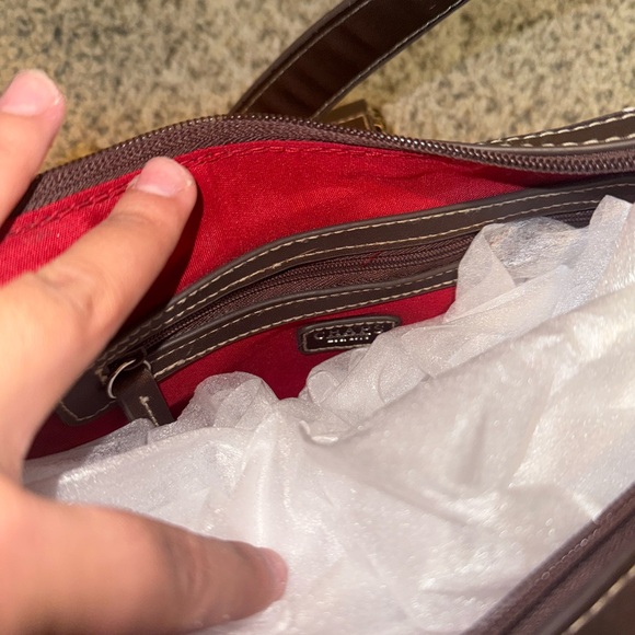 Red CHAPS VINTAGE Shoulder Bag - Picture 6 of 6